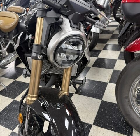Honda CB300 full